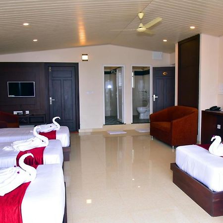 Hotel Coorg Palace Madikeri Exteriör bild