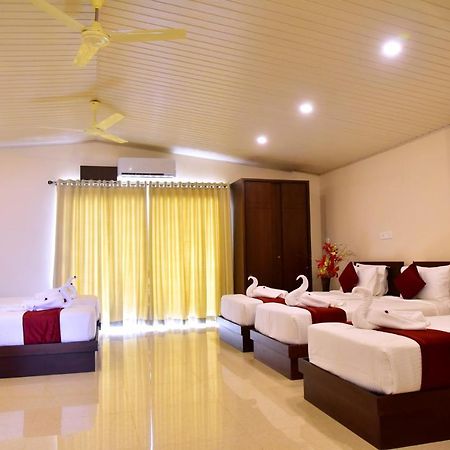 Hotel Coorg Palace Madikeri Exteriör bild
