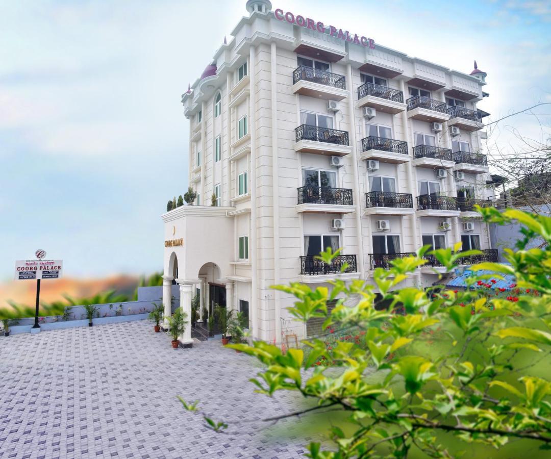 Hotel Coorg Palace Madikeri Exteriör bild