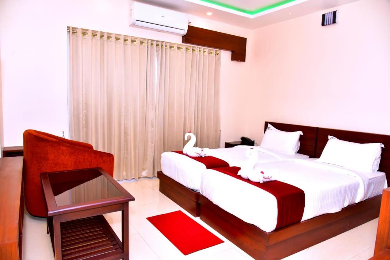 Hotel Coorg Palace Madikeri Exteriör bild