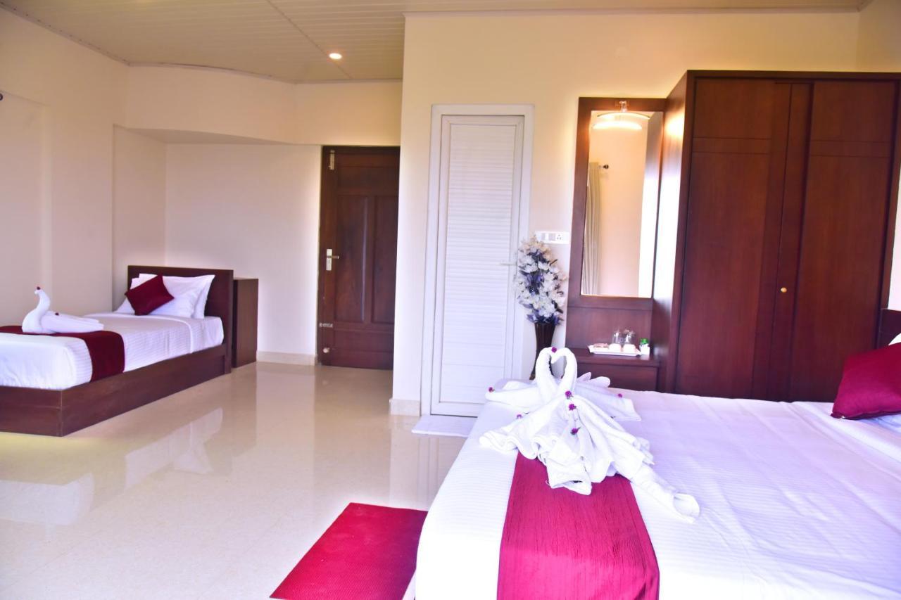 Hotel Coorg Palace Madikeri Exteriör bild