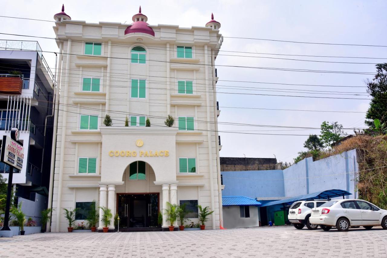 Hotel Coorg Palace Madikeri Exteriör bild