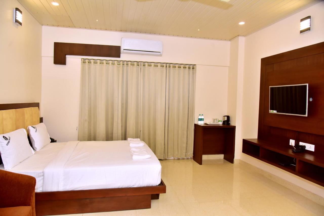 Hotel Coorg Palace Madikeri Exteriör bild