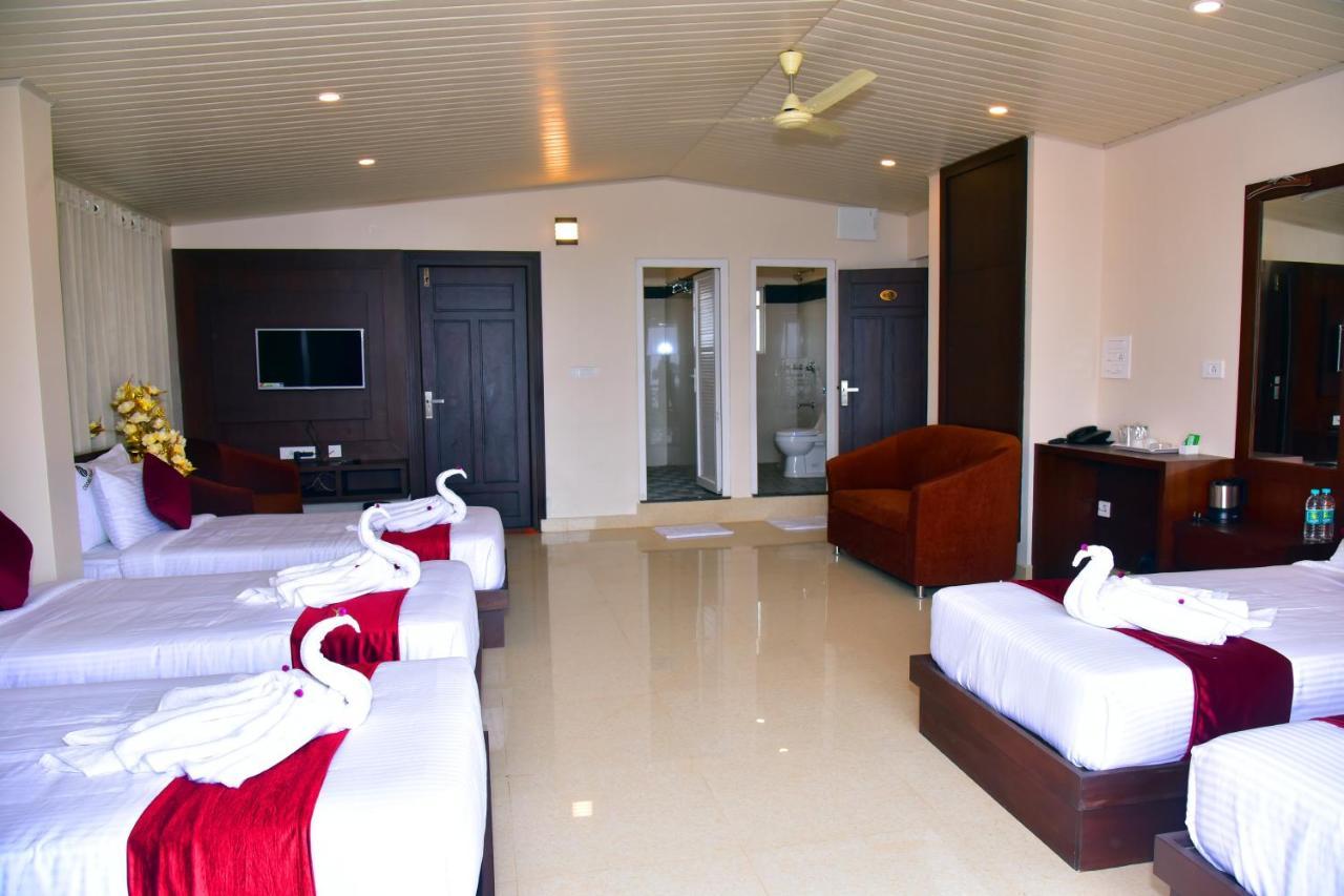 Hotel Coorg Palace Madikeri Exteriör bild